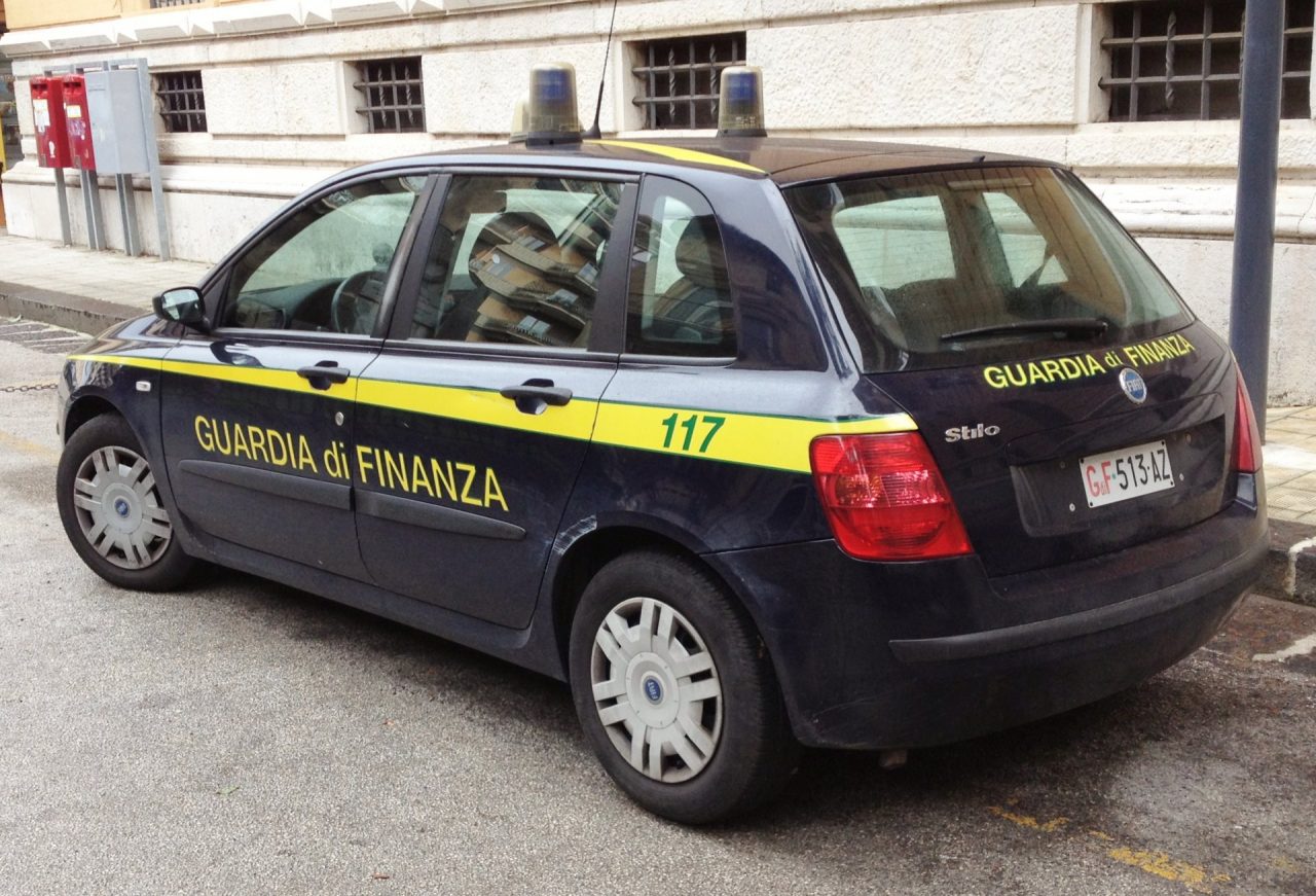 Firenze, sequestro di prodotti contraffatti per oltre cinque milioni di euro
