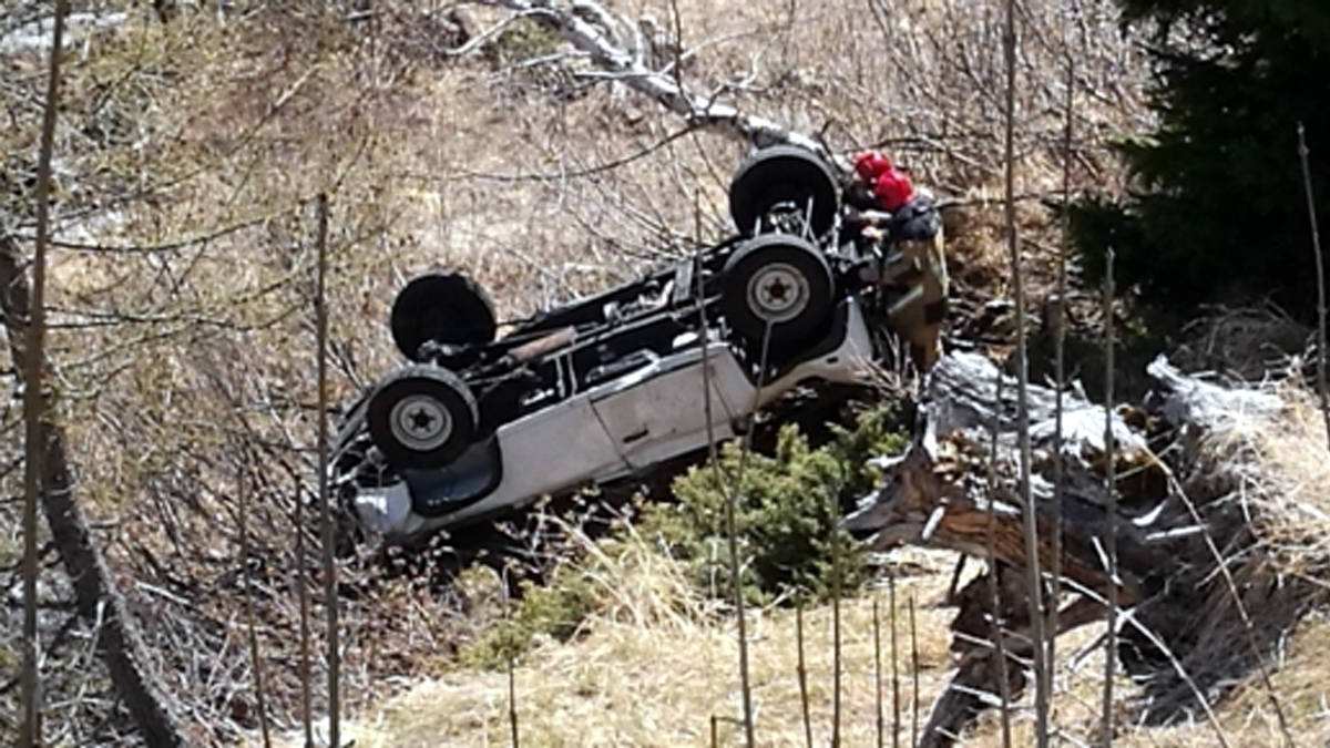 Incidente sull’Appennino fiorentino: auto nella scarpata, un morto e tre feriti