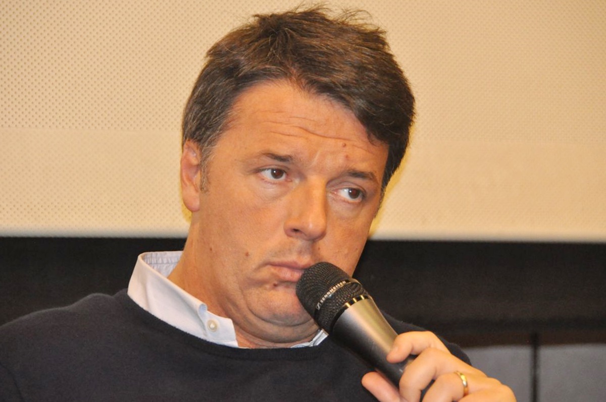 Matteo Renzi in aula contro le fake news