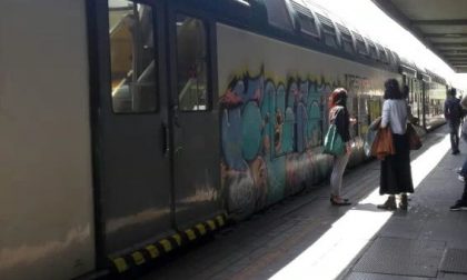 Aggredisce il capotreno: denunciato un ventenne