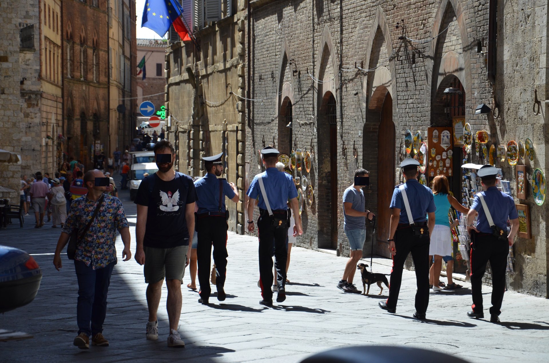 perquisizioni e arresti