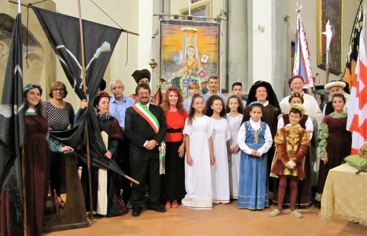 Presentato a Signa il Palio dipinto da Anna Maria Guarnieri