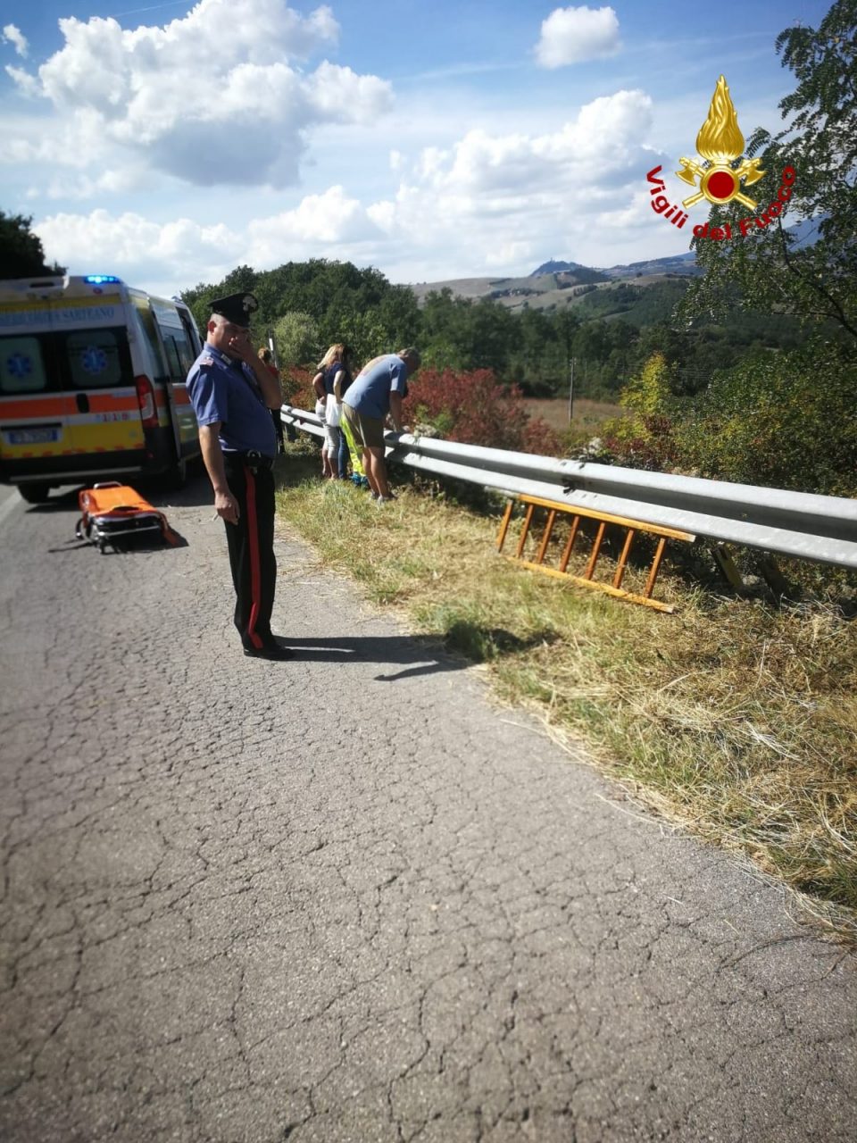 Motociclista statunitense finisce in una scarpata