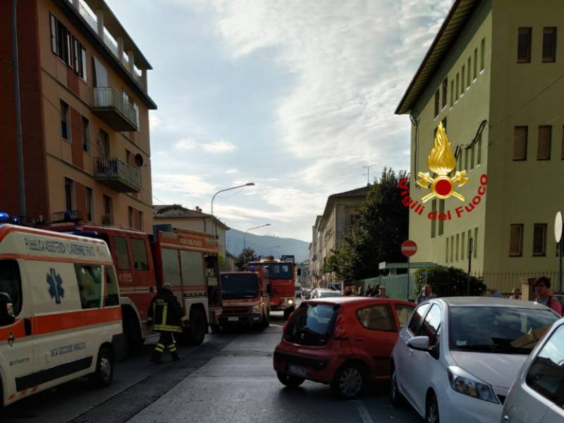 Scontro tra due auto in via dei Ciliani a Prato