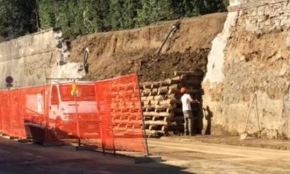 Muro crollato, la ricostruzione rispetta i tempi