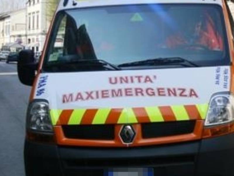 Cade dal camion a Ponte di Colle