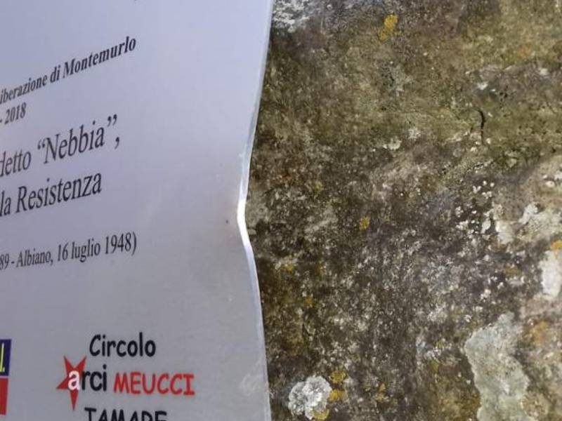 Danneggiata la targa al partigiano montemurlese