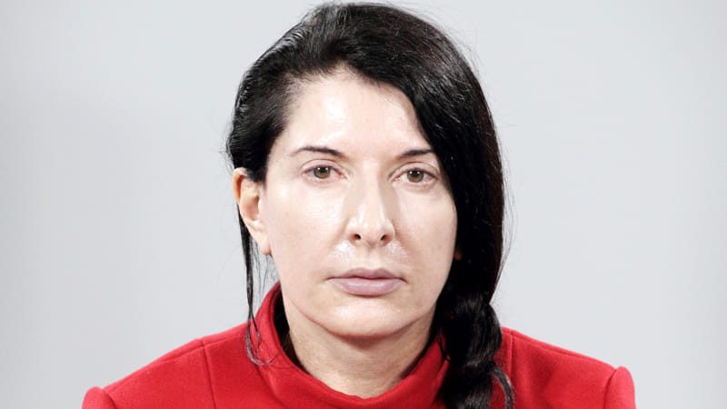 Aggressione choc all’artista Marina Abramovic