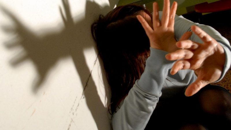 Siena, maltrattava la moglie: condannato a due anni e quattro mesi