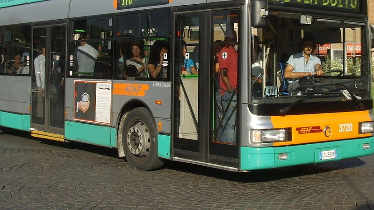 Controllore Ataf aggredito sull'autobus - Italia 7