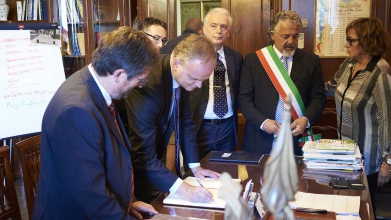 Il direttore degli Uffizi in visita al palazzo comunale di Signa