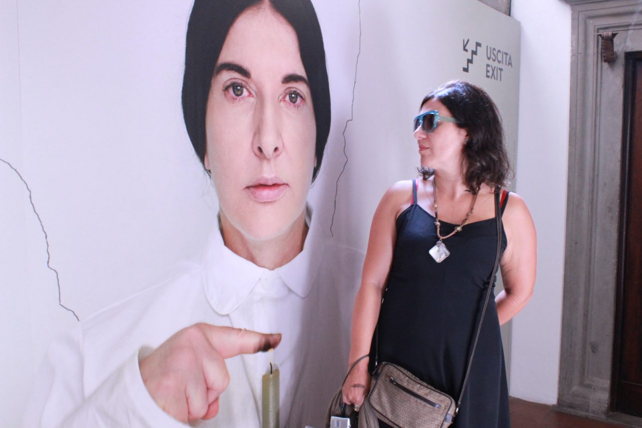 Giovanna M. Carli: “Prive di senso le repliche delle performance di Marina Abramović”