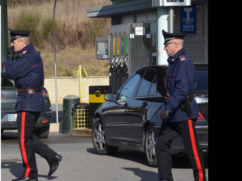 Furbetto fa il pieno di carburante e scappa: ingegnere senese denunciato