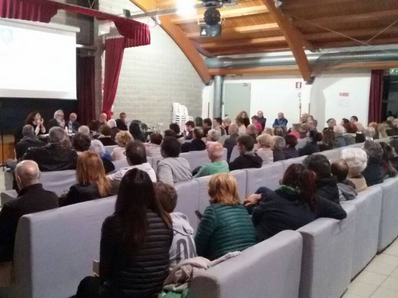 Sinistra Italiana esulta per l’arrivo del bus 57 a Querceto e Colonnata (Sesto Fiorentino)