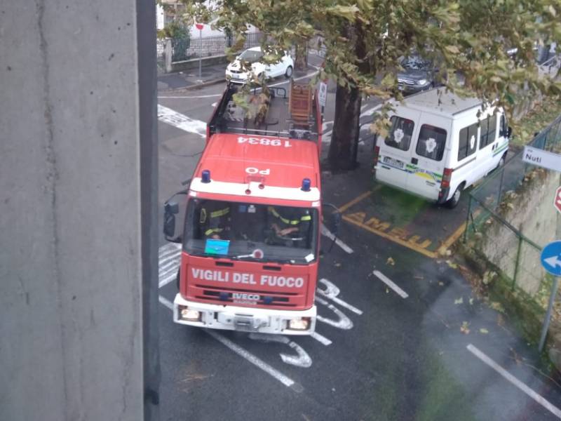 Maltempo: chiusa via Matteotti (Vaiano) per la caduta di tegole