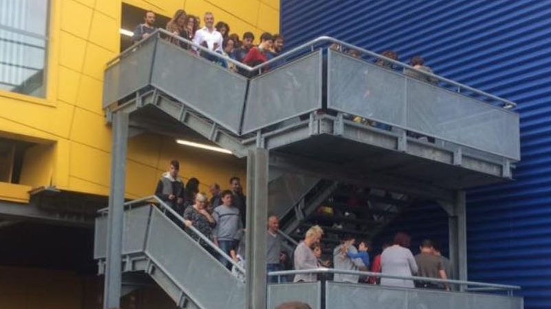 Scatta l’allarme antincendio, clienti evacuati dall’Ikea