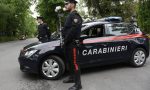 Inseguiti dai carabinieri si cappottano con l'auto