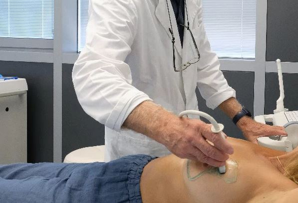 Protesi al seno, il piano di intervento della Regione e un numero dedicato