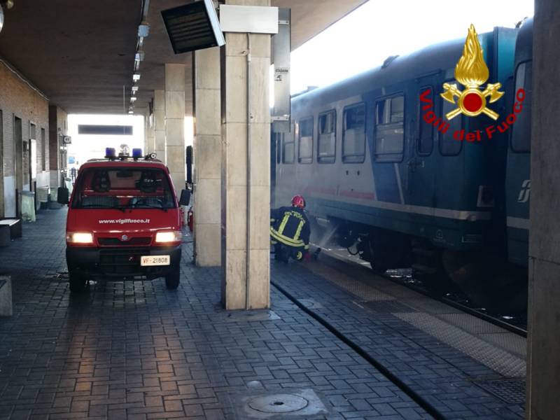 Treno va a fuoco alla stazione di Poggibonsi