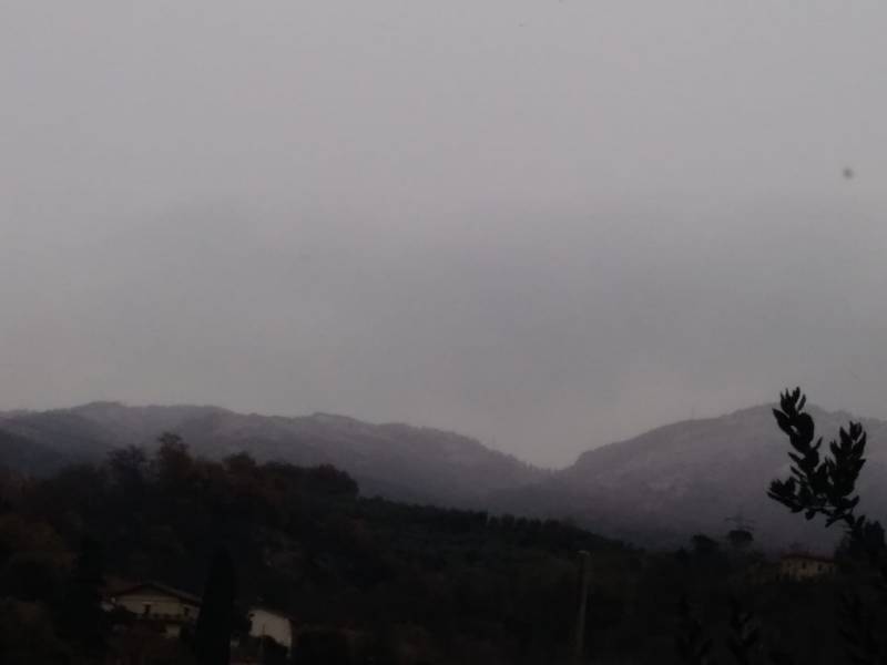 Spunta la neve in Calvana