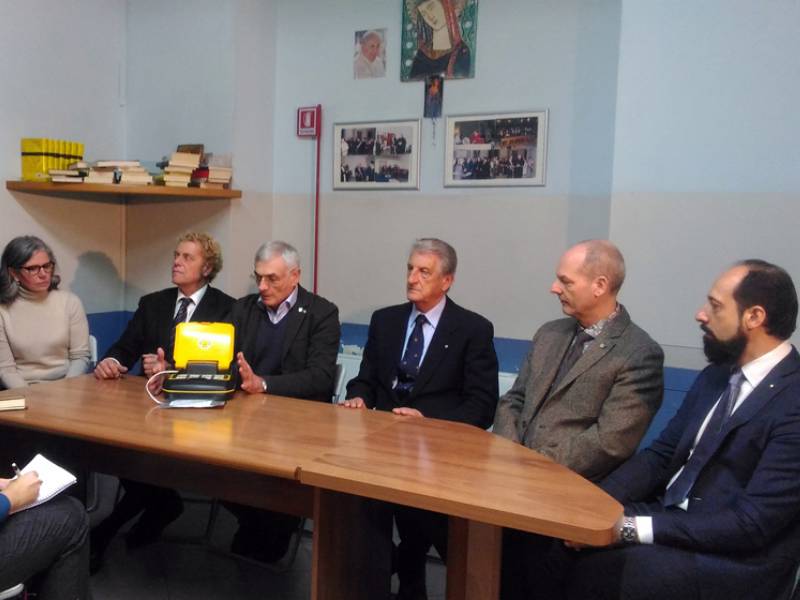 Un defibrillatore per l’associazione Giorgio La Pira