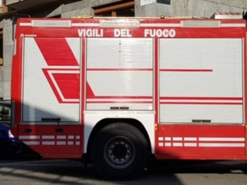Auto a fuoco nella notte: Natale di paura a Prato