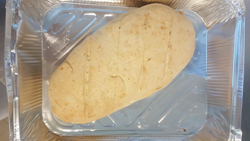 Mensa, pane senza glutine preparato al centro cottura di Lastra a Signa