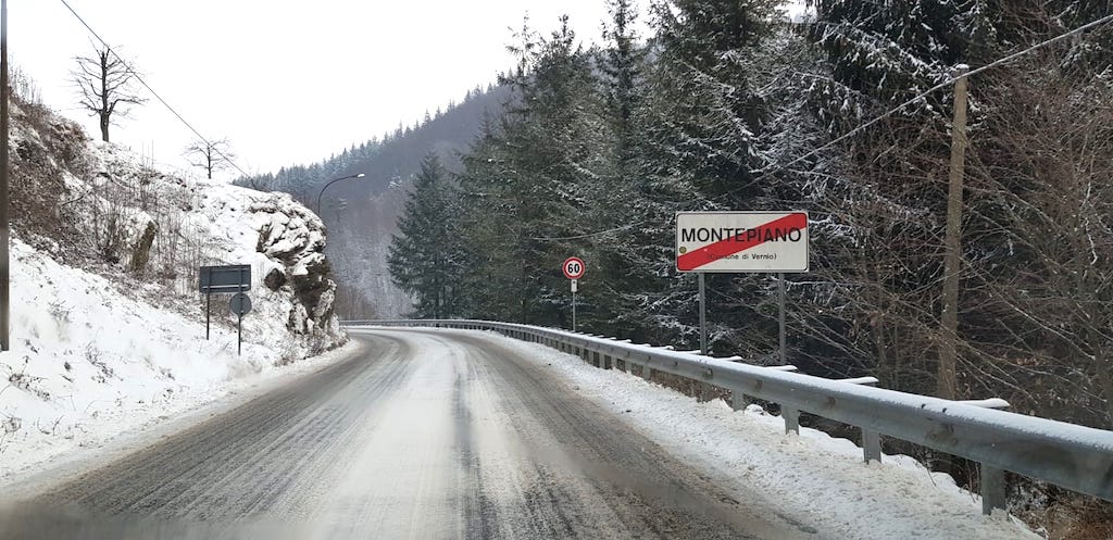 Neve in Val di Bisenzio, traffico regolare e strade pulite
