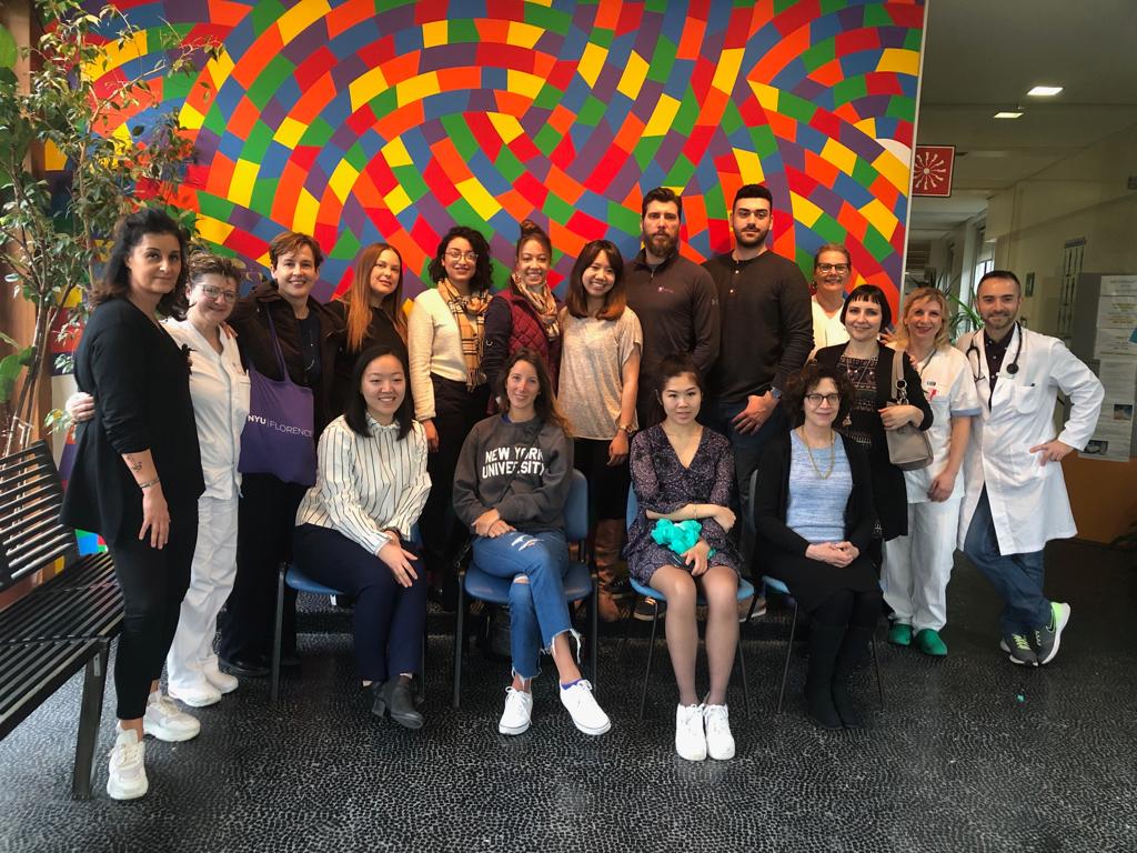Studenti di un college di New York in visita all’ospedale di Pistoia