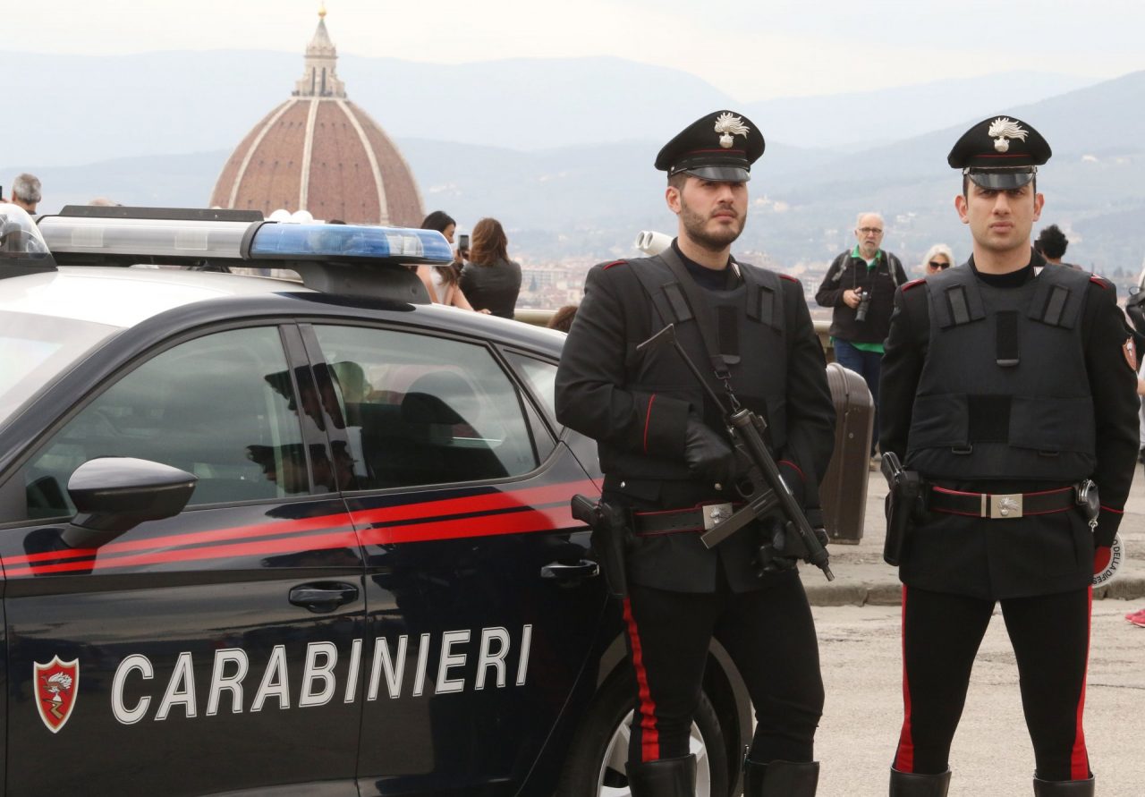 Aggressione in piazza San Lorenzo e rissa in via Panicale: denunciato un marocchino