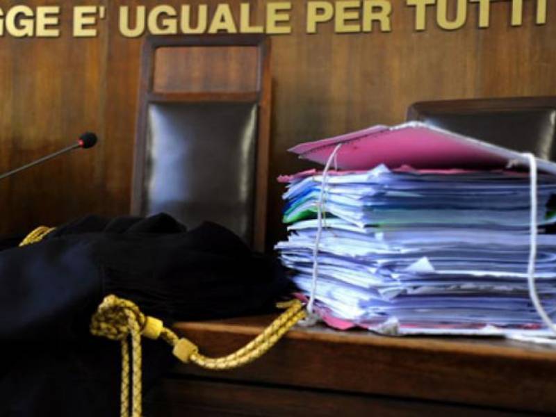 Accudisce il fratello da anni: arriva l’amministratore di sostegno e le toglie i fondi