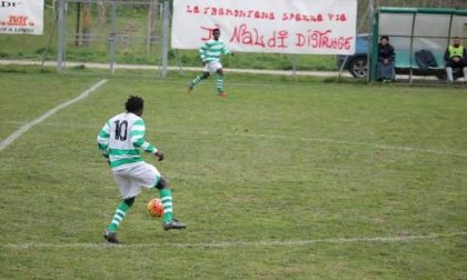 Un calcio contro la discriminazione razziale