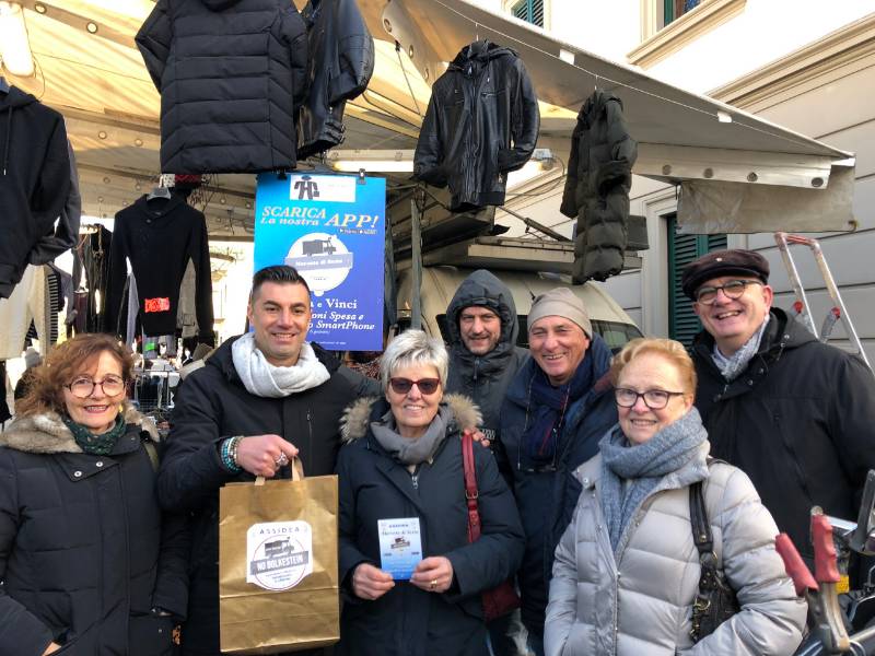 Premiata la vincitrice del concorso di Assidea al mercato di Sesto Fiorentino