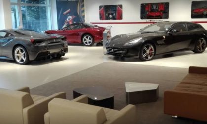 Viveva con 300 euro, compra la Ferrari: parla l'uomo che gliel'ha venduta