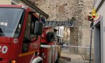 Crollo di calcinacci da Porta Santa Trinita VIDEO