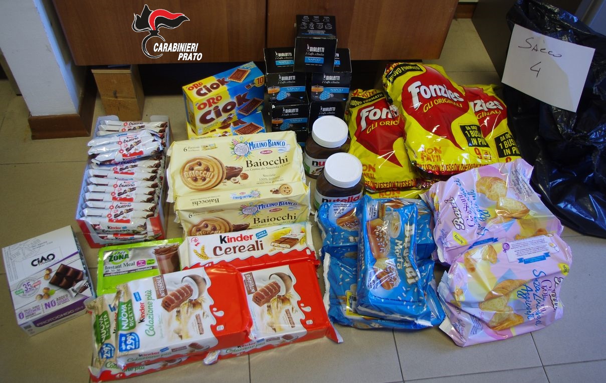 Vigilante infedele sorpreso a rubare generi alimentari alla Coop