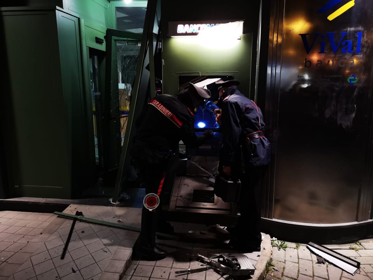 Assalti ai bancomat, 7 arresti