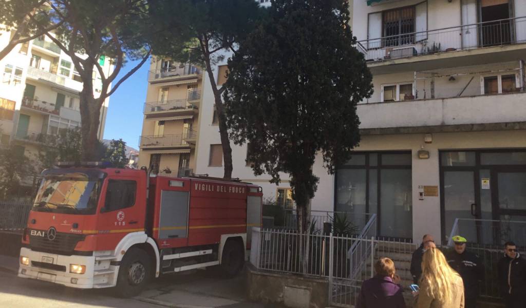 Incendio in un condominio di via Monti a Sesto Fiorentino VIDEO