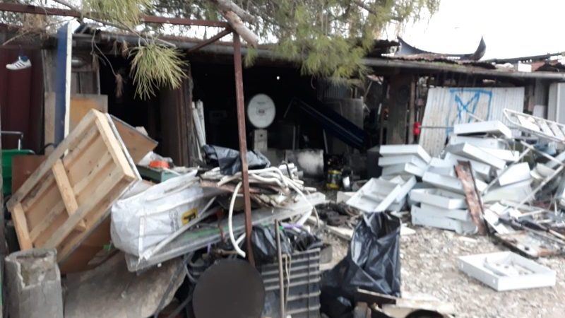 Sequestrata area abusiva di raccolta rifiuti a Campi
