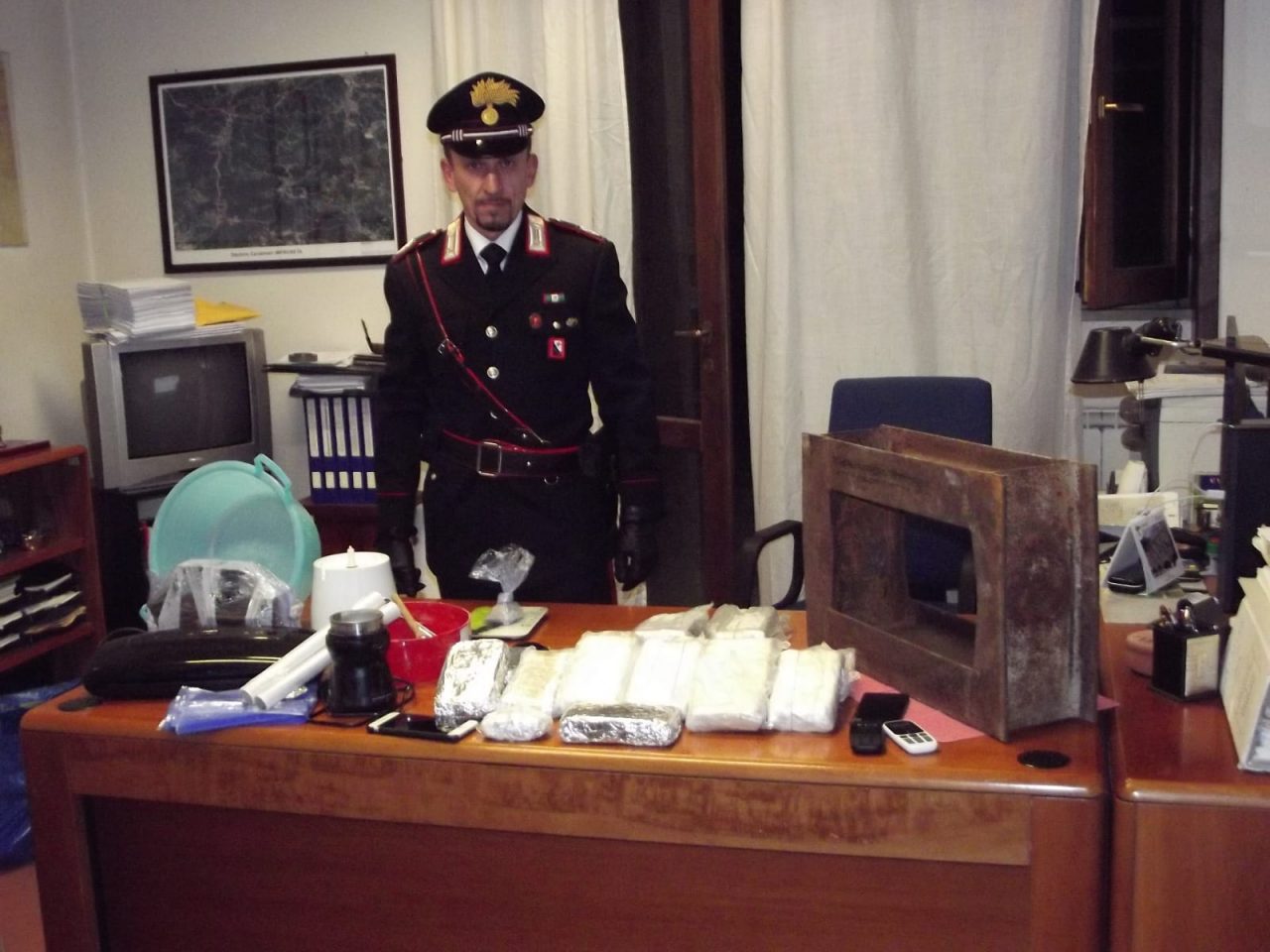 Droga, a Greve un laboratorio  di confezionamento