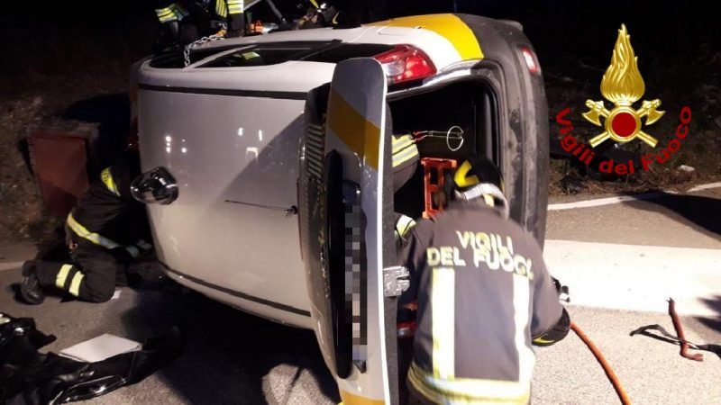 Auto ribaltata a Bagno a Ripoli