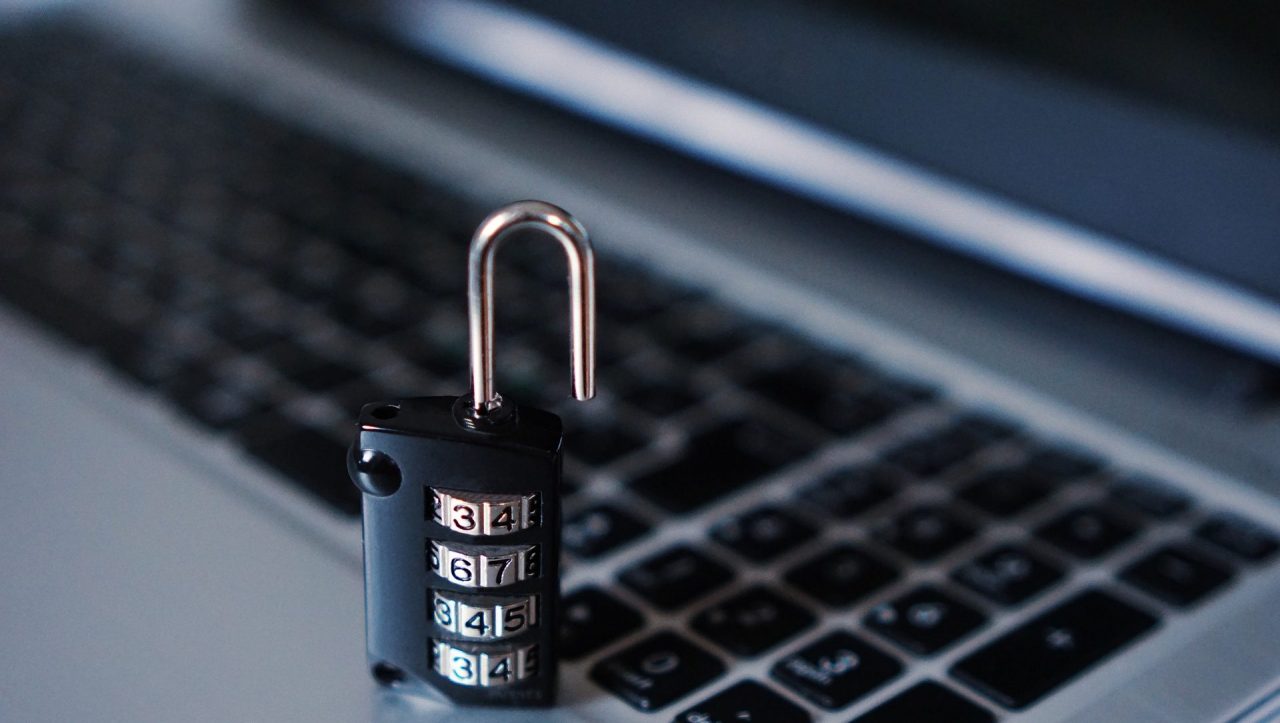 Furto a Campostaggia: sottratti tre computer