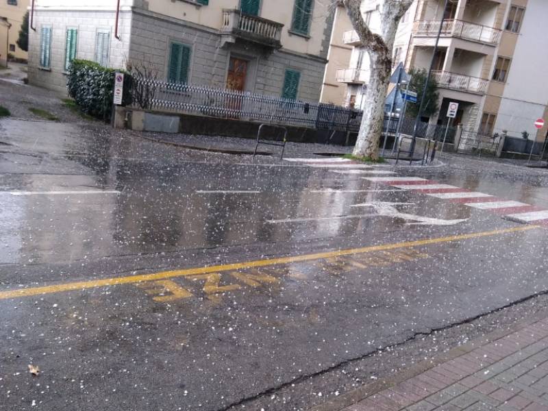 Straordinaria grandinata: Sr 325 ghiacciata