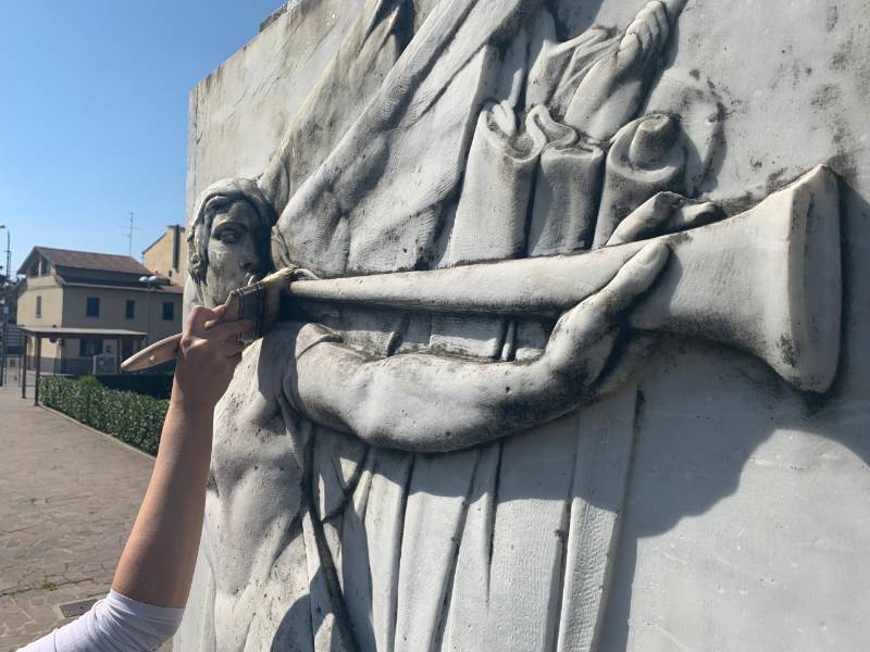 Iniziati i lavori di pulitura al Monumento ai Caduti di piazza XX Settembre a Poggio a Caiano