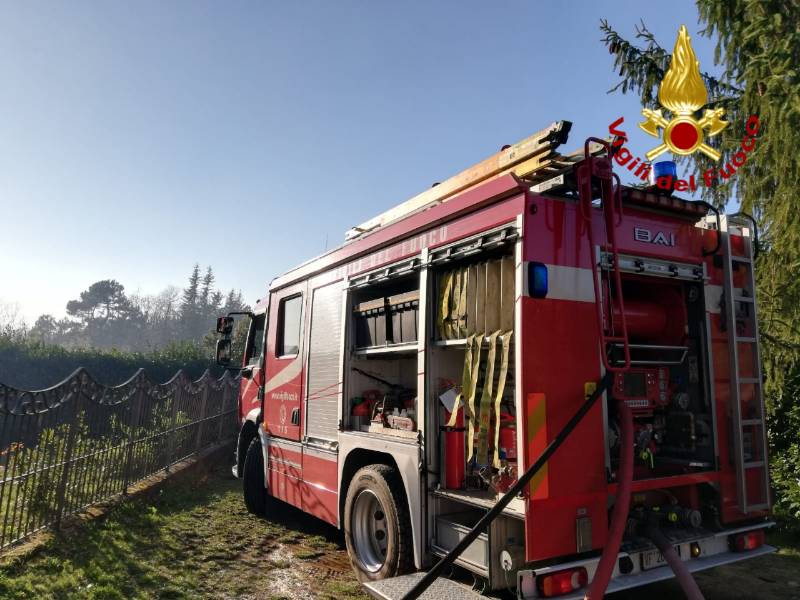 Ancora un incendio boschivo ad Avaglio: fuoco domato ma resta la paura