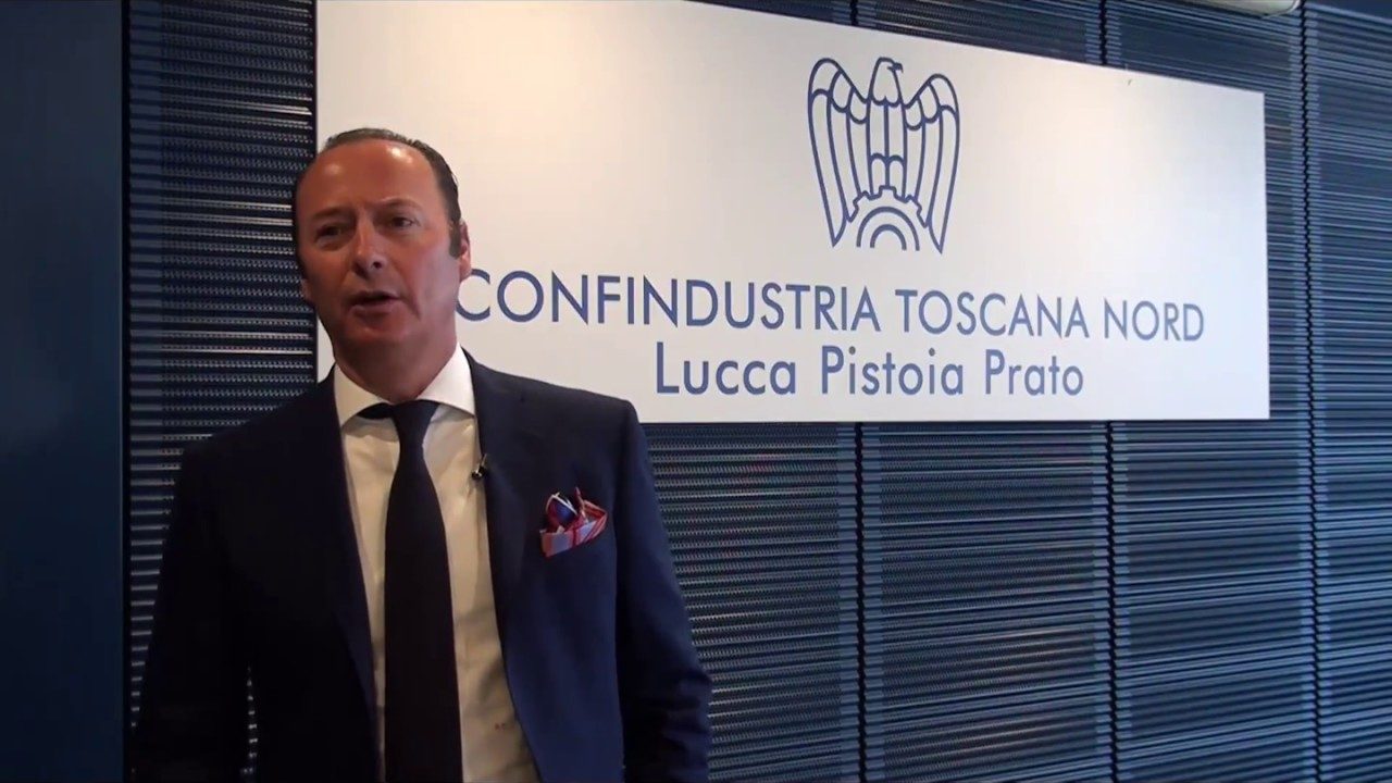 Manifatturiero, flessione nell’ultimo trimestre: l’allarme di Confindustria