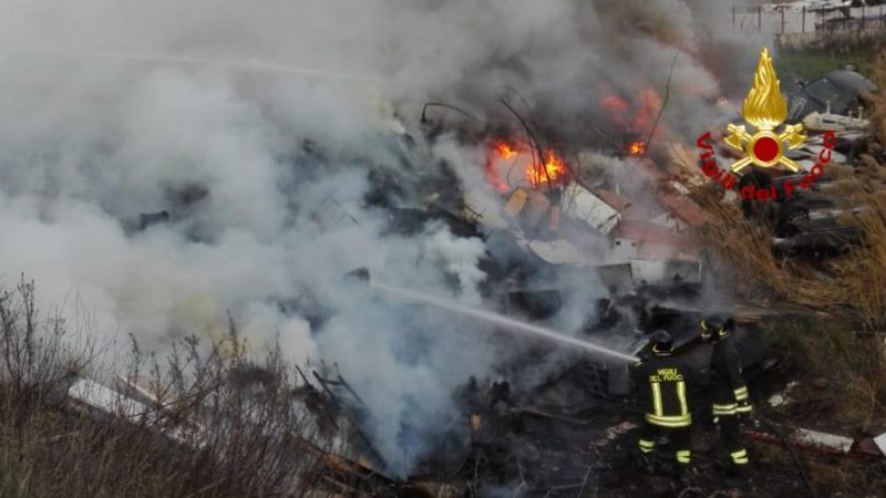 Al fuoco rifiuti nella zona del Poderaccio