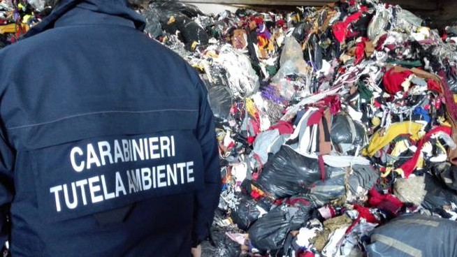 Trasporto illegale di rifiuti a Calenzano: due denunce e un furgone sequestrato