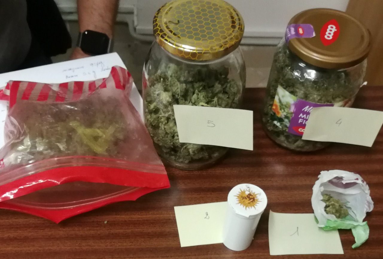 Droga in autobus: arrestato uno studente