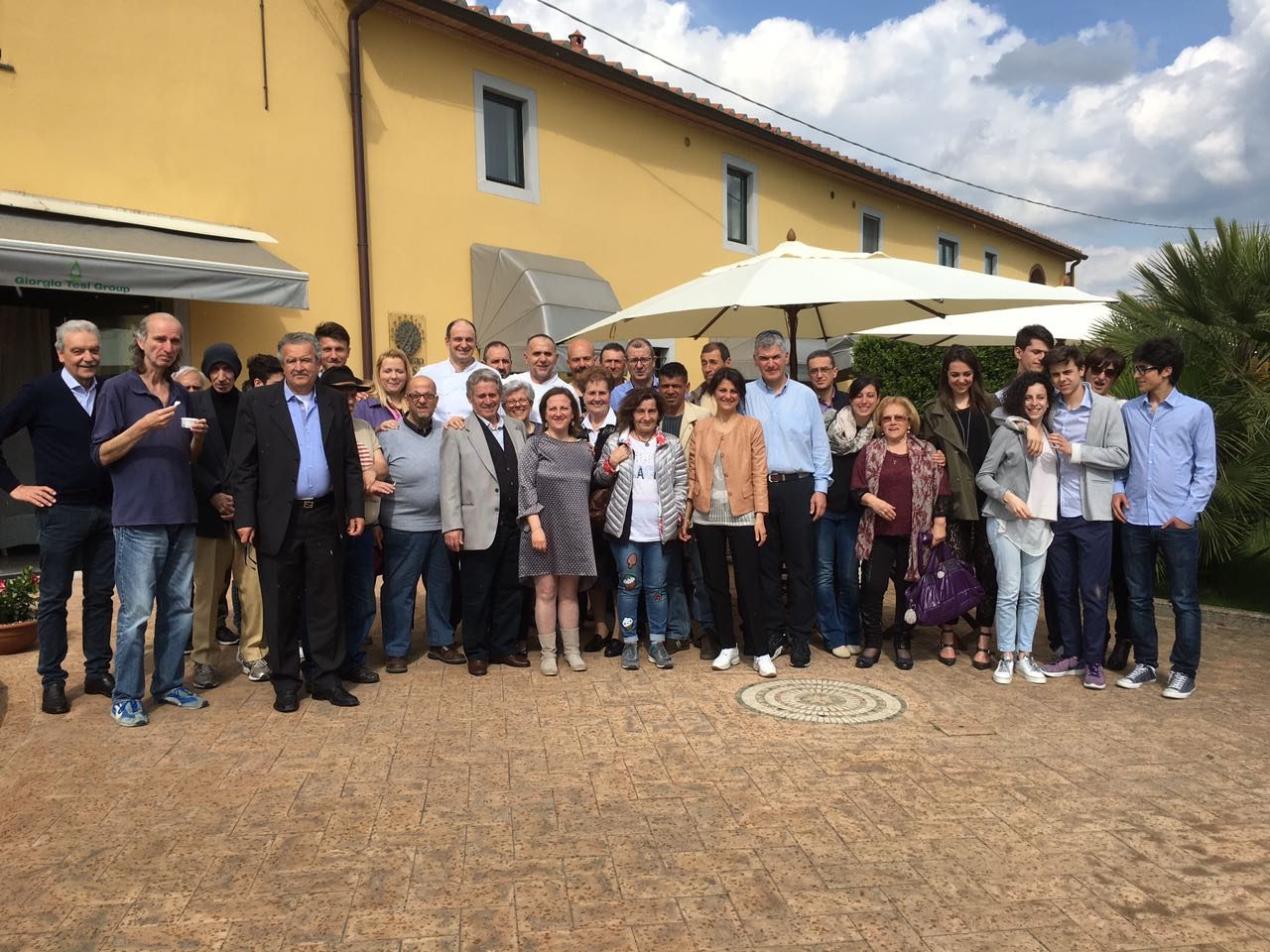 A pranzo per Pasqua in famiglia con Raggi di Speranza in Stazione